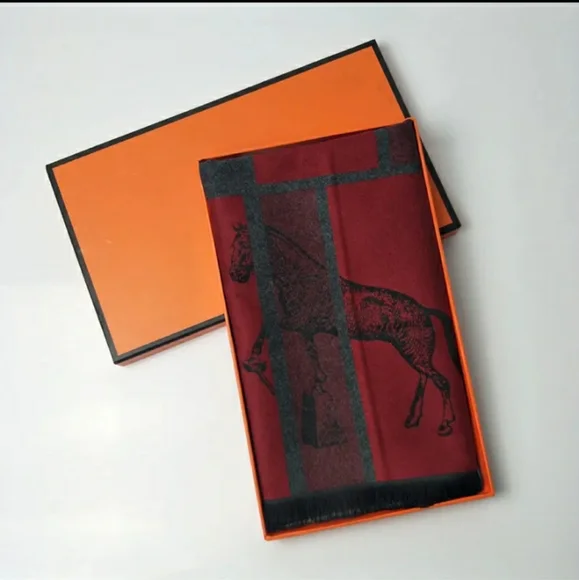 Elegant Cashmere Men Scarf - Picture 4 of 7